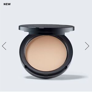 Double Wear
Stay-in-Place Matte Setting Powder
Veil Translucent Light Medium NIB